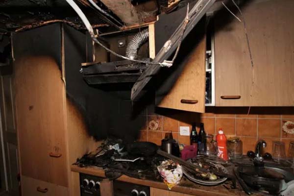 Brandschäden in einer Küche