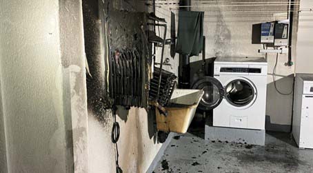 Ein an der Wand montierter Luftentfeuchter in der Waschküche ist abgebrannt.