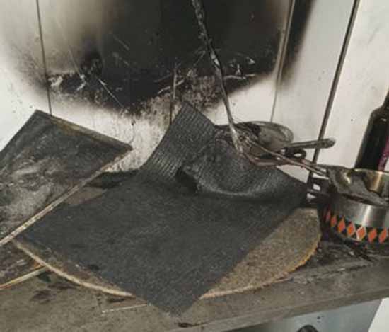 Küchenherd der in Brand gerate ist.